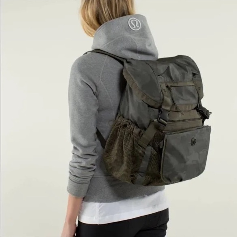 lululemon athletica yogini rucksack RARE camo